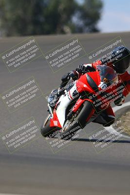 media/Sep-21-2025-TrackDaz (Sun) [[277c75b276]]/A Group/12pm (Turn 2)/